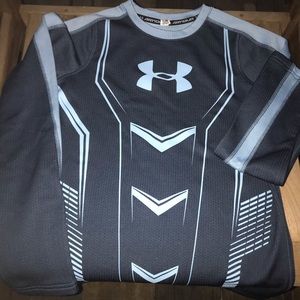 Under armour youth medium long sleeve////sold